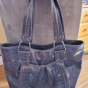 Chic Crocodile-Embossed Tote Bag in Purple